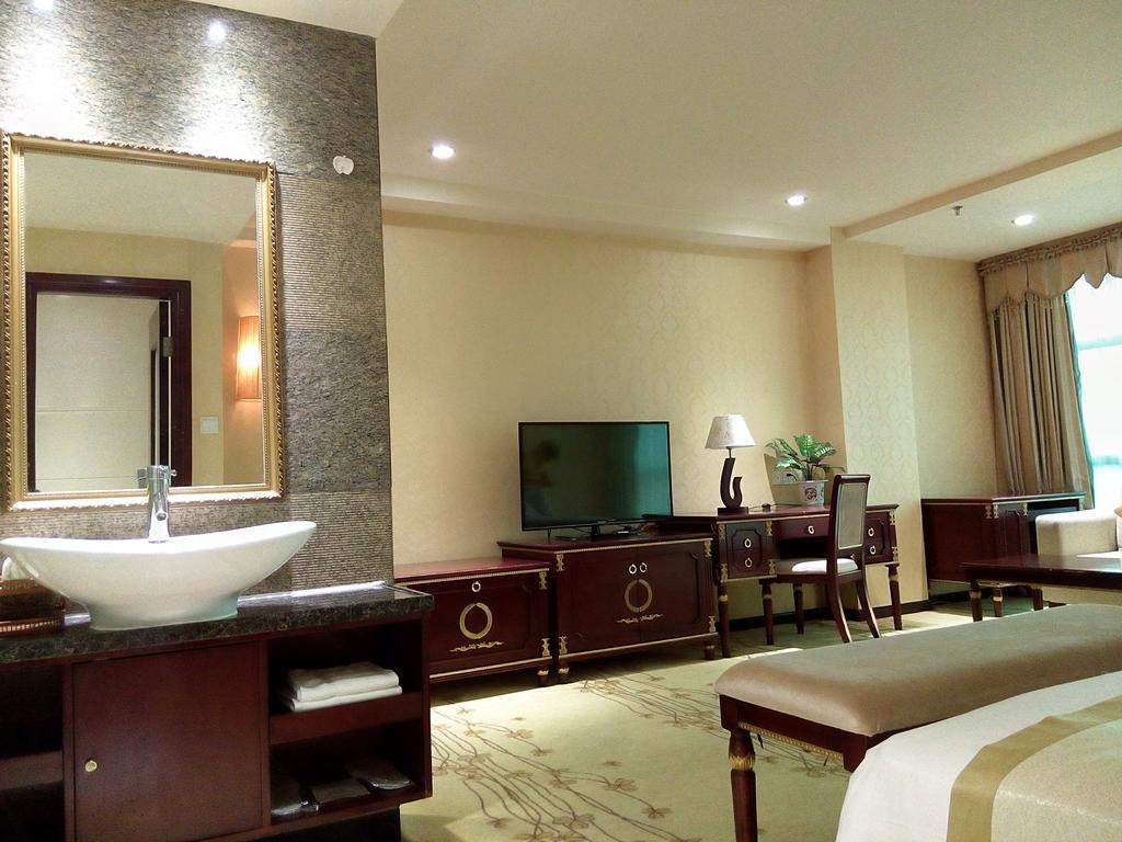 Guangzhou Li Gang Hotel Kanton Zimmer foto